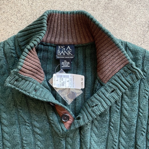 JOS. A. BANK SWEATER - Picture 2 of 5